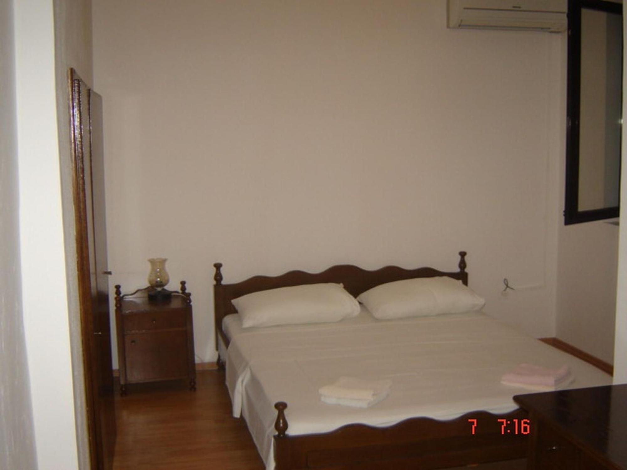 Apartments "Villa Mungos" Собра Номер фото